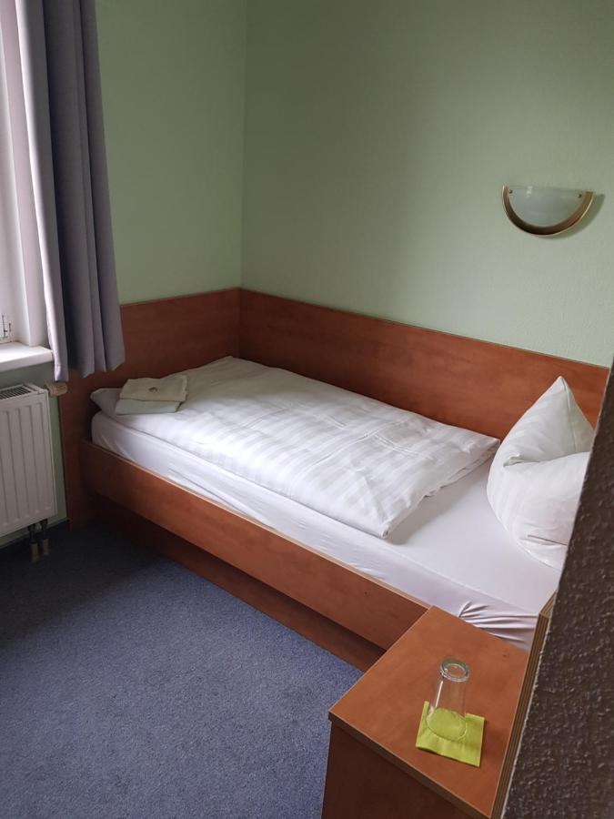 Hotel Zur Altstadt Calbe Eksteriør bilde