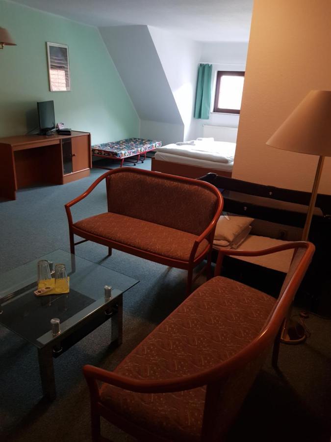 Hotel Zur Altstadt Calbe Eksteriør bilde